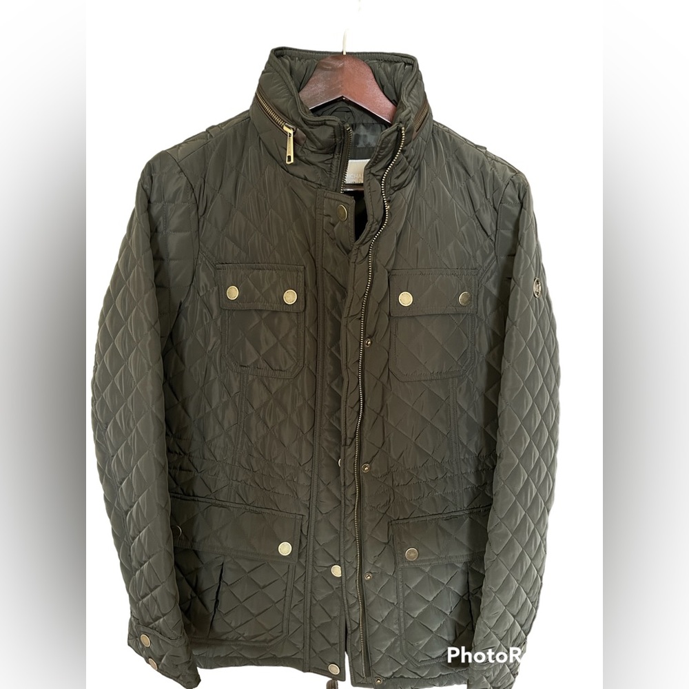 Michael Kors gorgeous quilted jacket, leather details & gold buttons, new